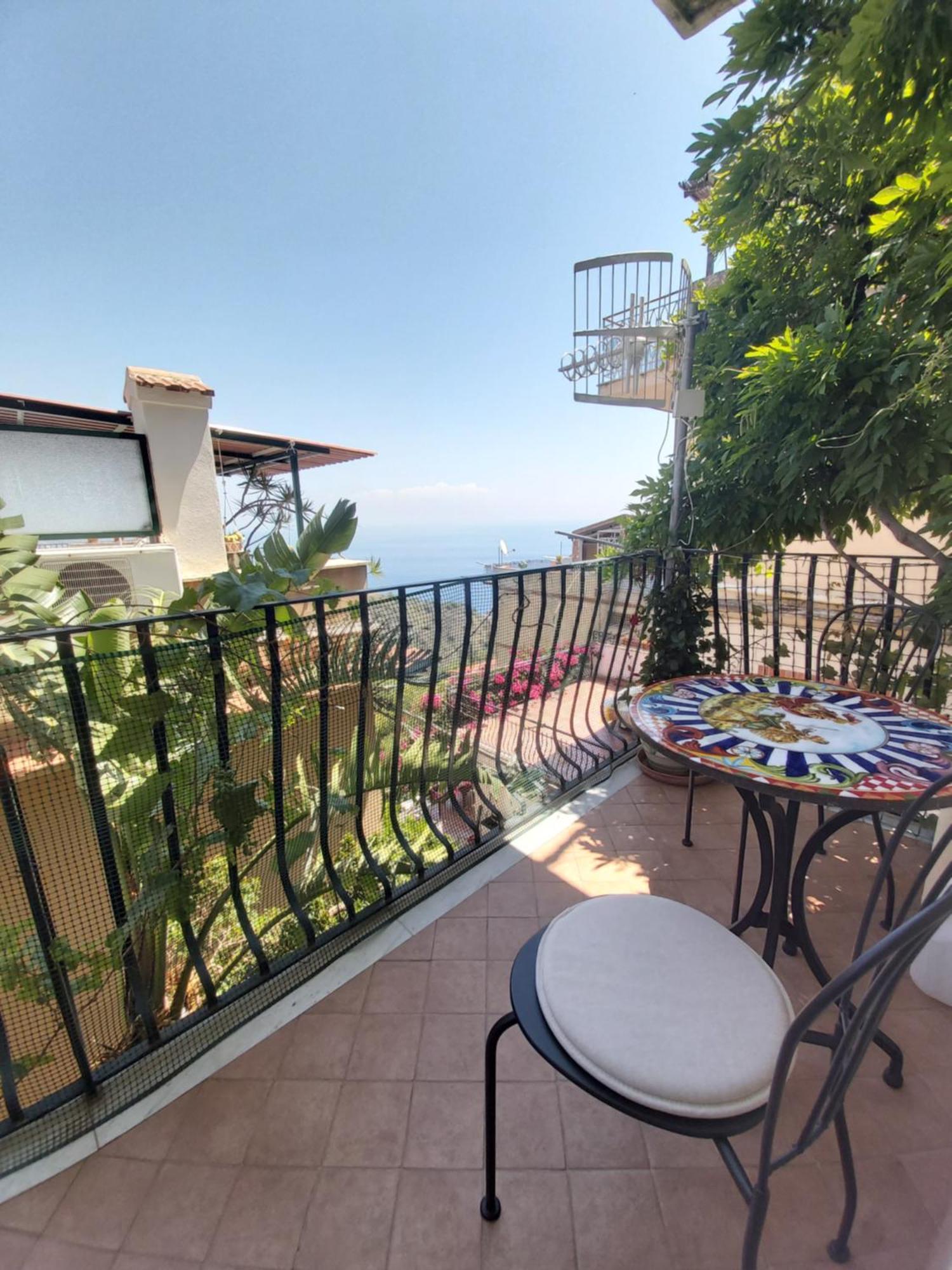 La Guardiola Di Angela E Nino Bed & Breakfast Taormina Oda fotoğraf